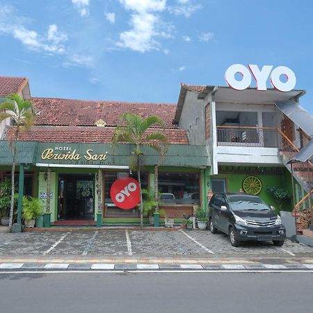 OYO 585 Hotel Perwita Sari Yogyakarta Exterior foto